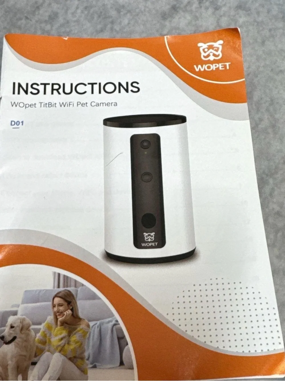 White & Black Intelligent Dog Treat Dispenser with Camera